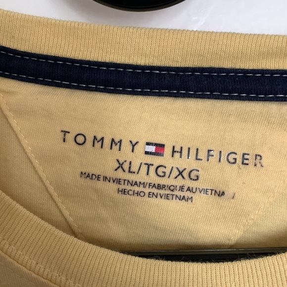 Tommy Hilfiger XL Yellow T-Shirt - Picture 2 of 3